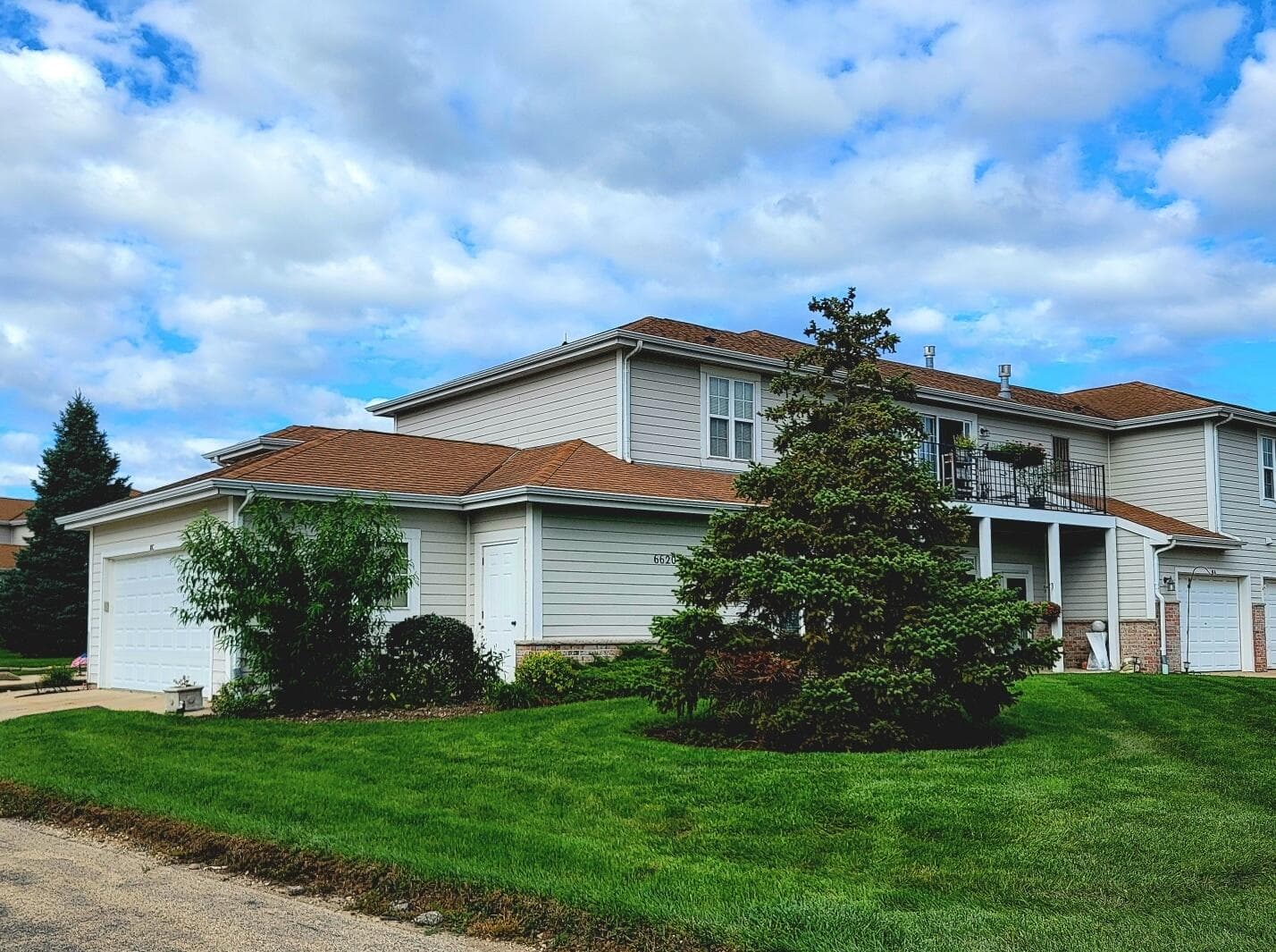 6620 Meadowlands Cir, Pleasant Prairie