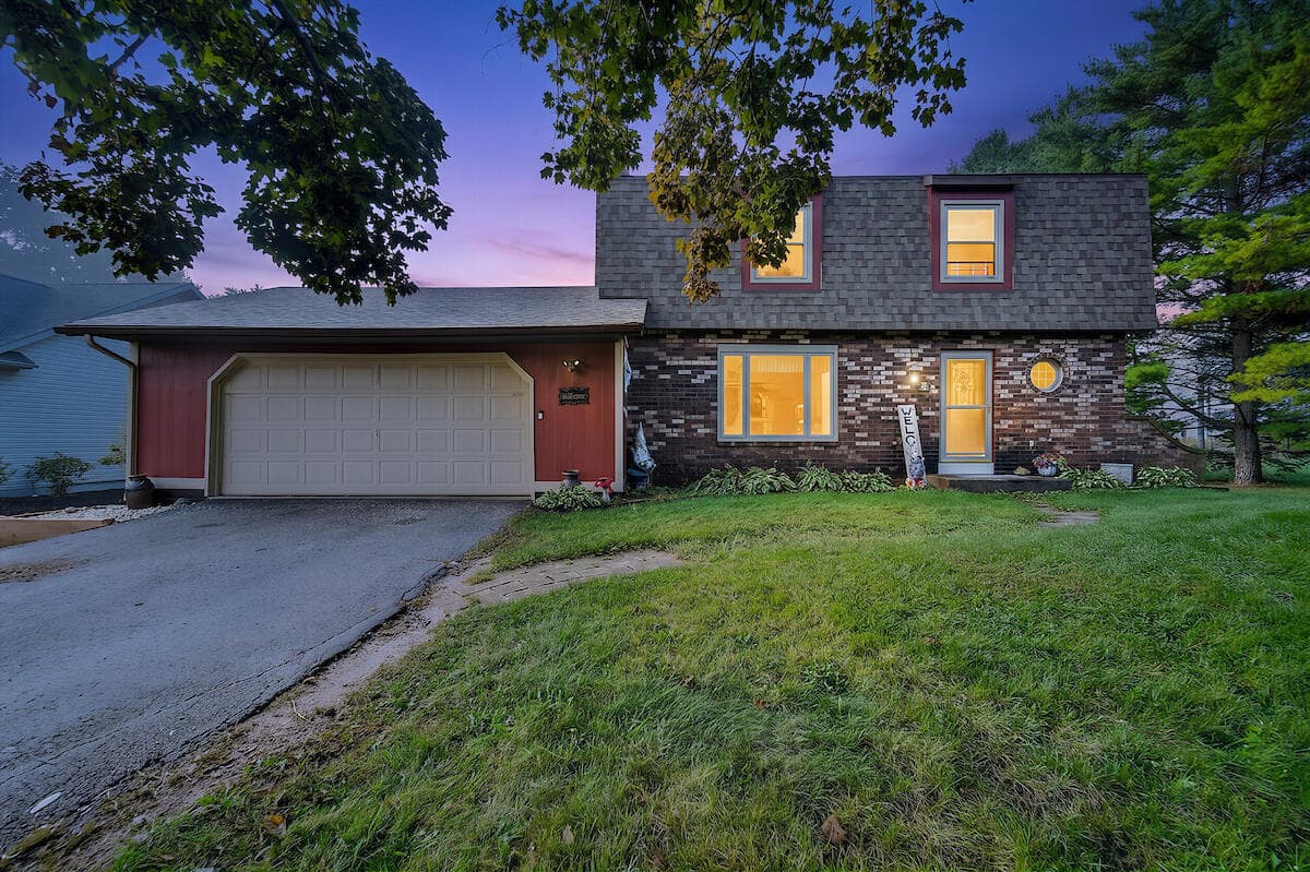 8323 10 Pl, Somers