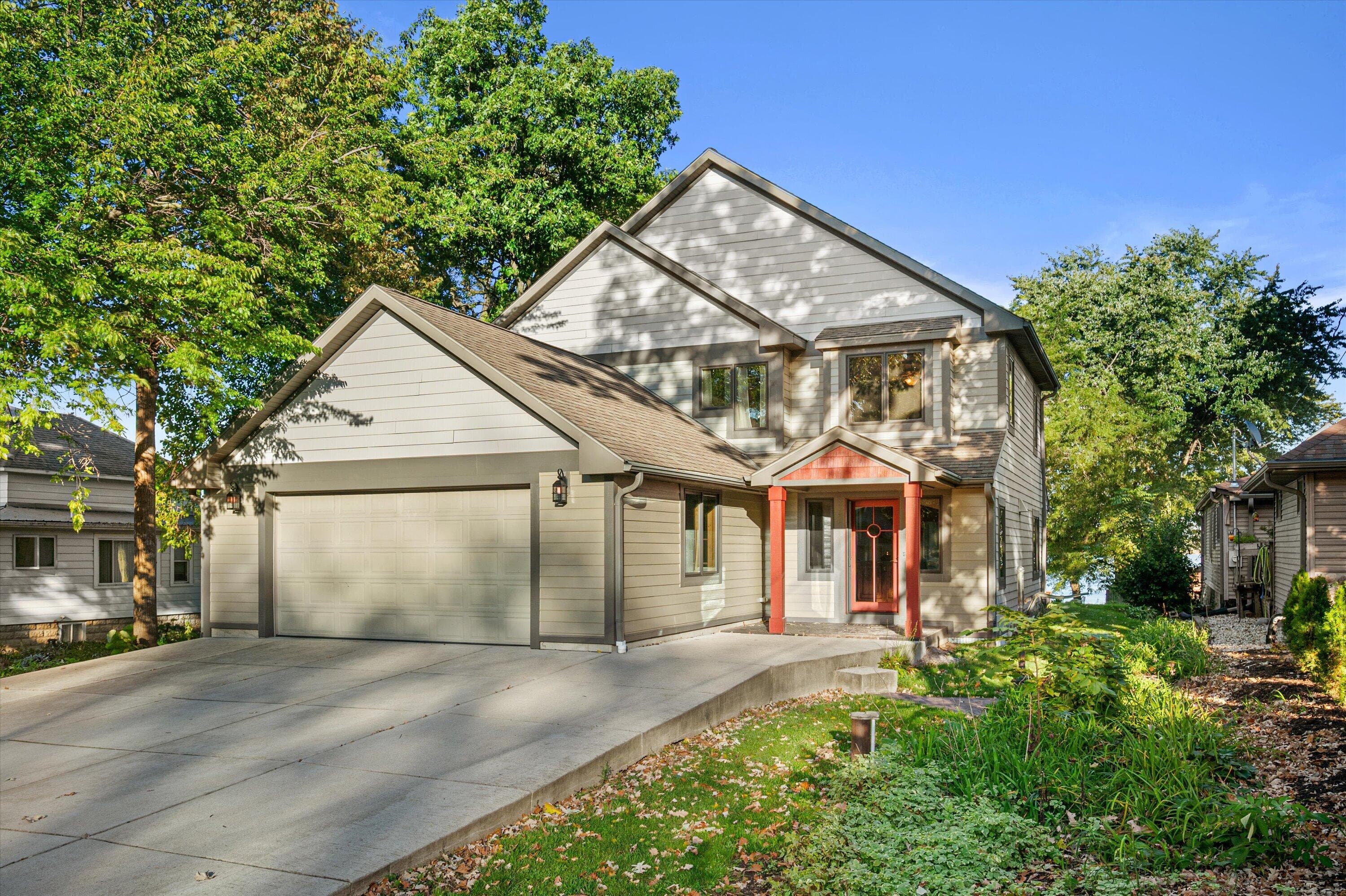 7325 W Wind Lake Rd, Waterford