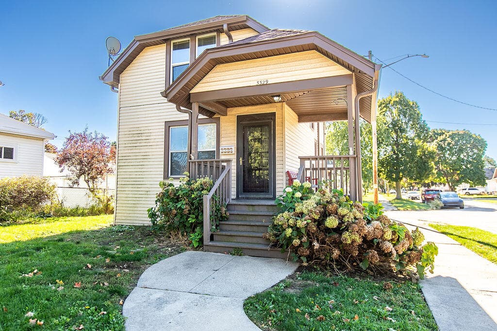 3329 Roosevelt Rd, Kenosha