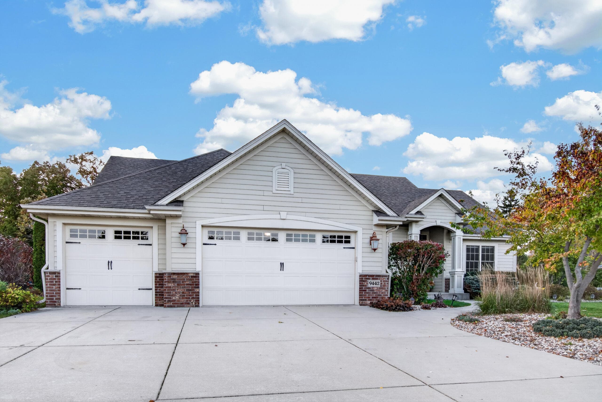 9442 Ashbury Ln, Pleasant Prairie