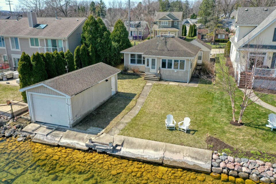 1603 Milwaukee St, Delafield