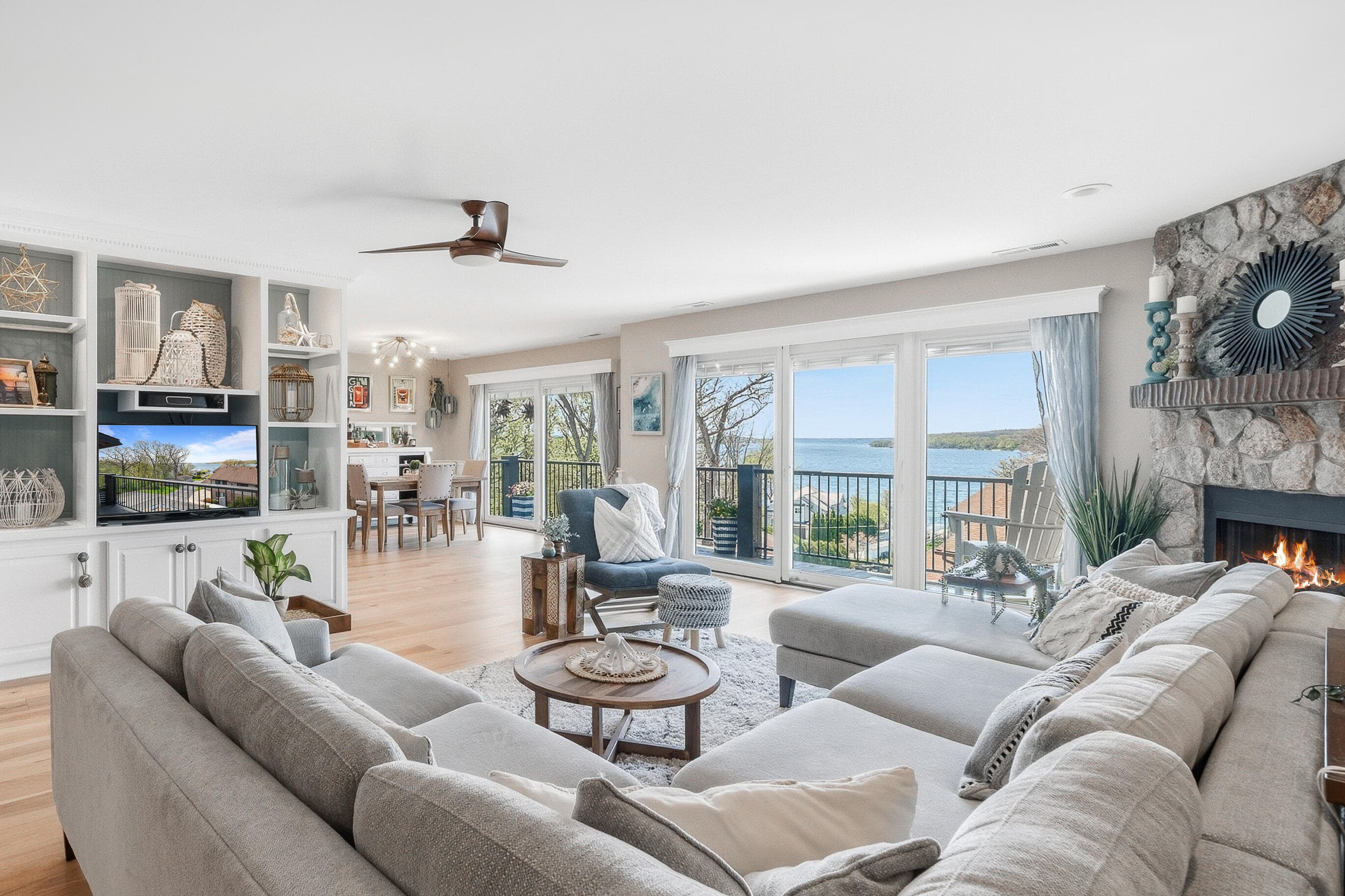 1070 S Lake Shore Dr, Lake Geneva