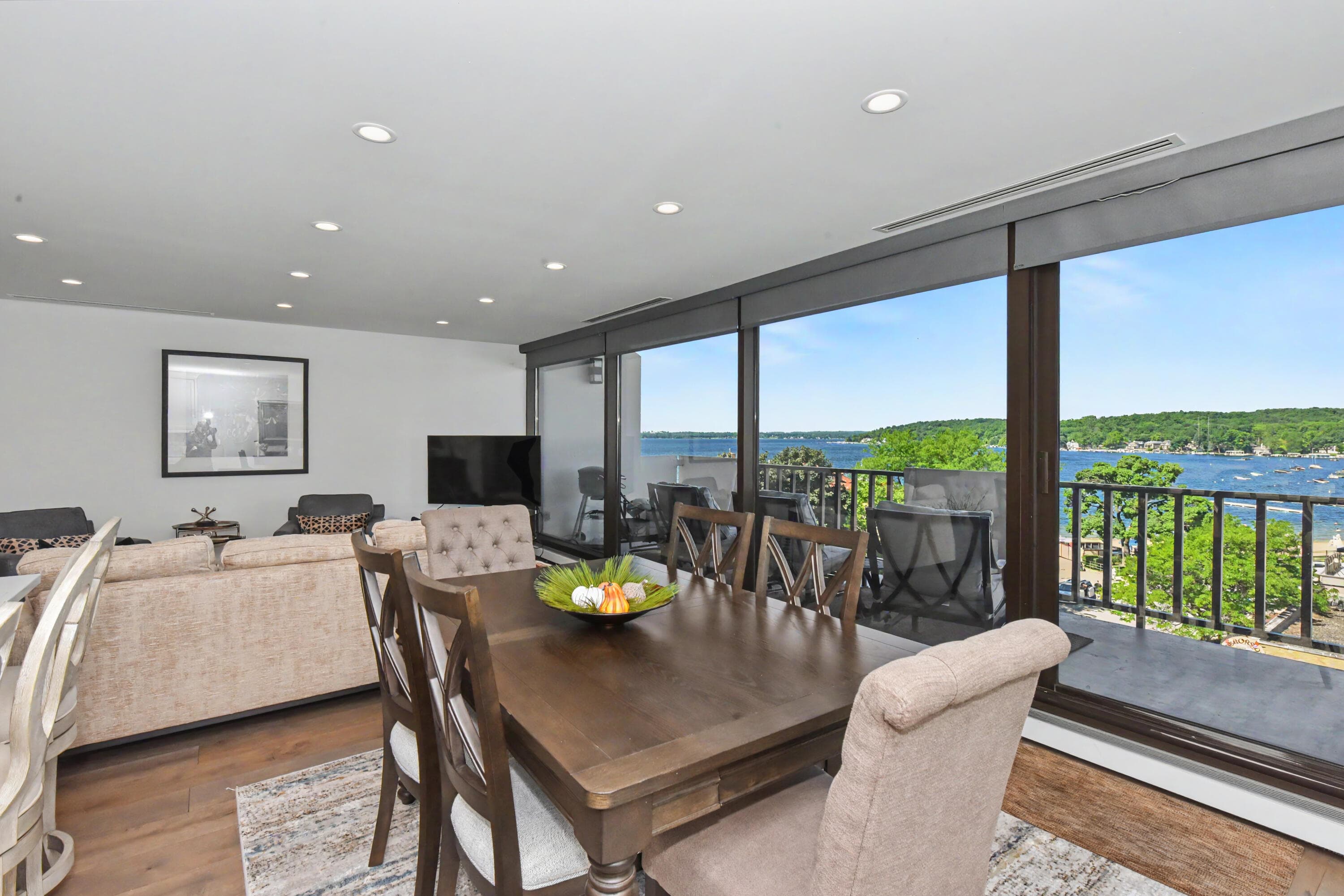 101 Broad St, Lake Geneva