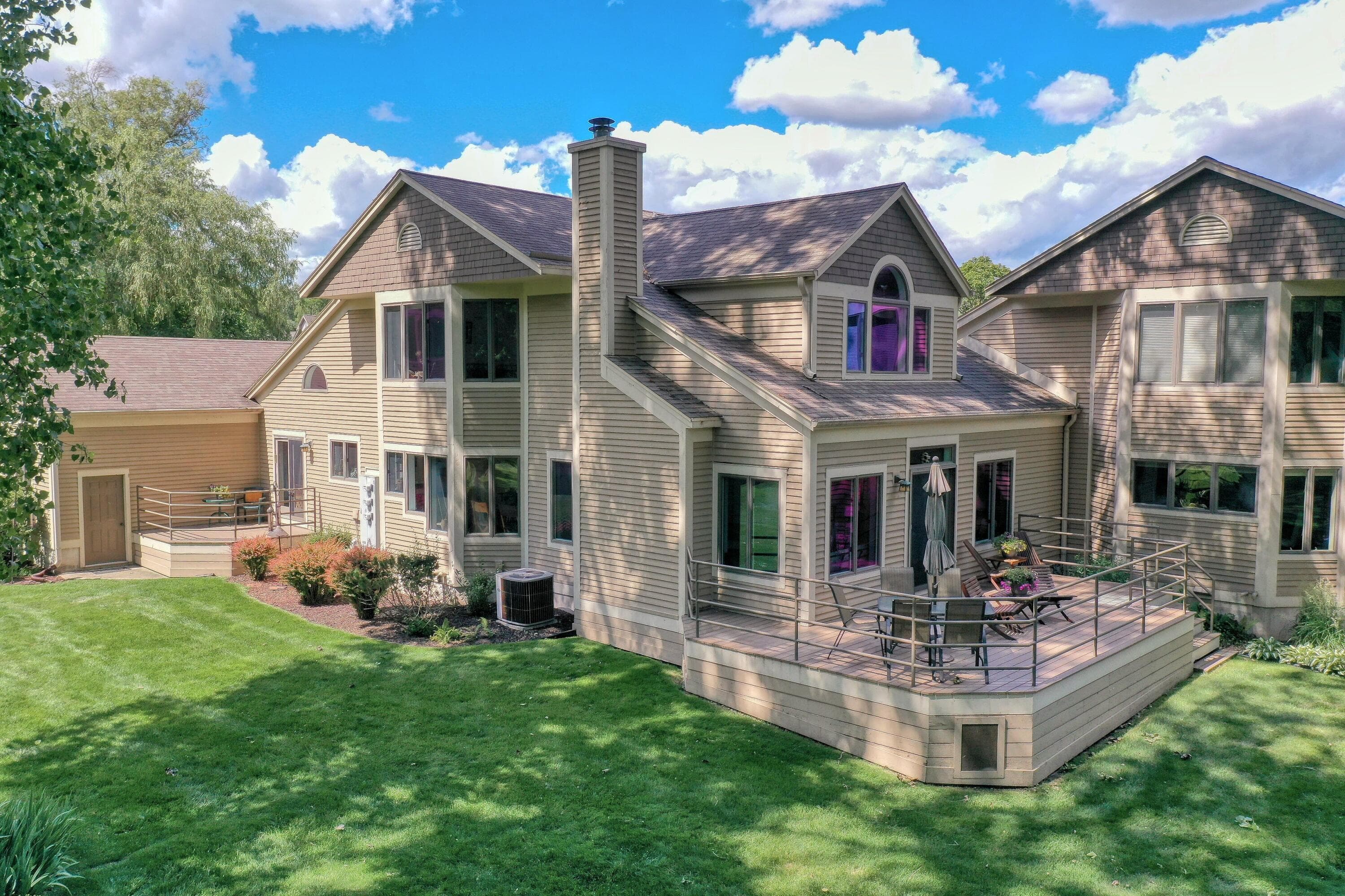 W304N2356 N Westwind Dr, Delafield