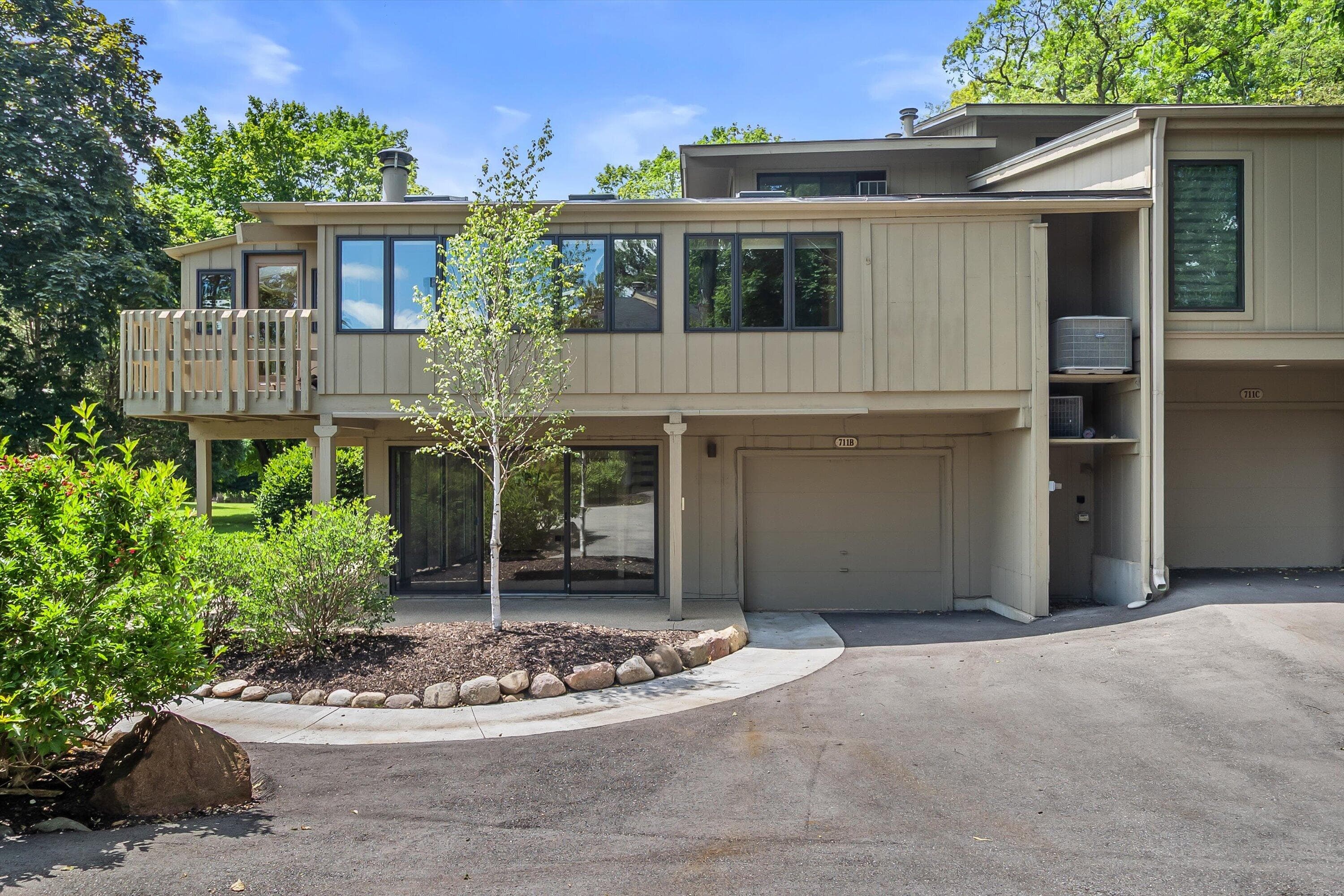 711 Thornridge Ct, Fontana