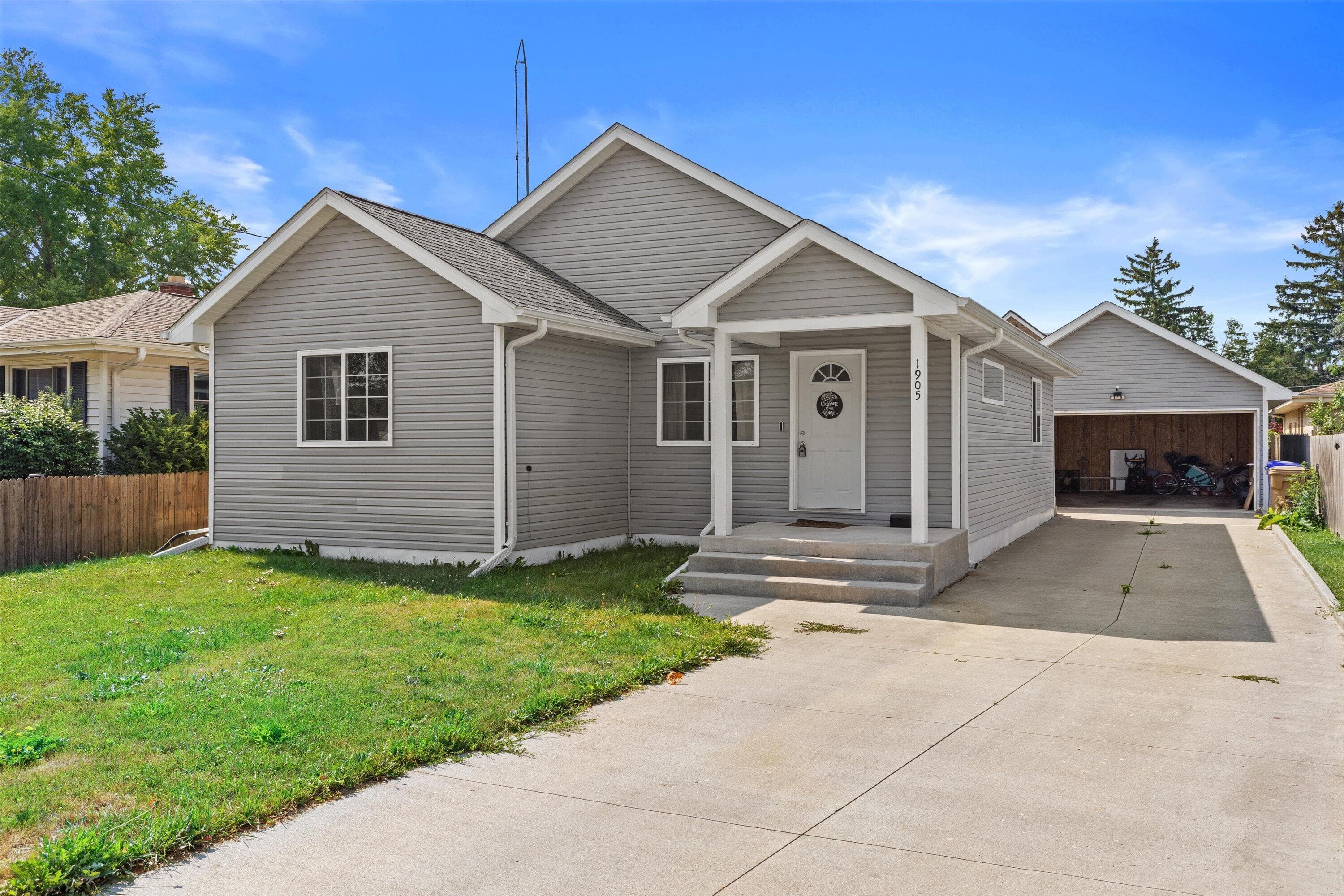 1905 34th St, Kenosha